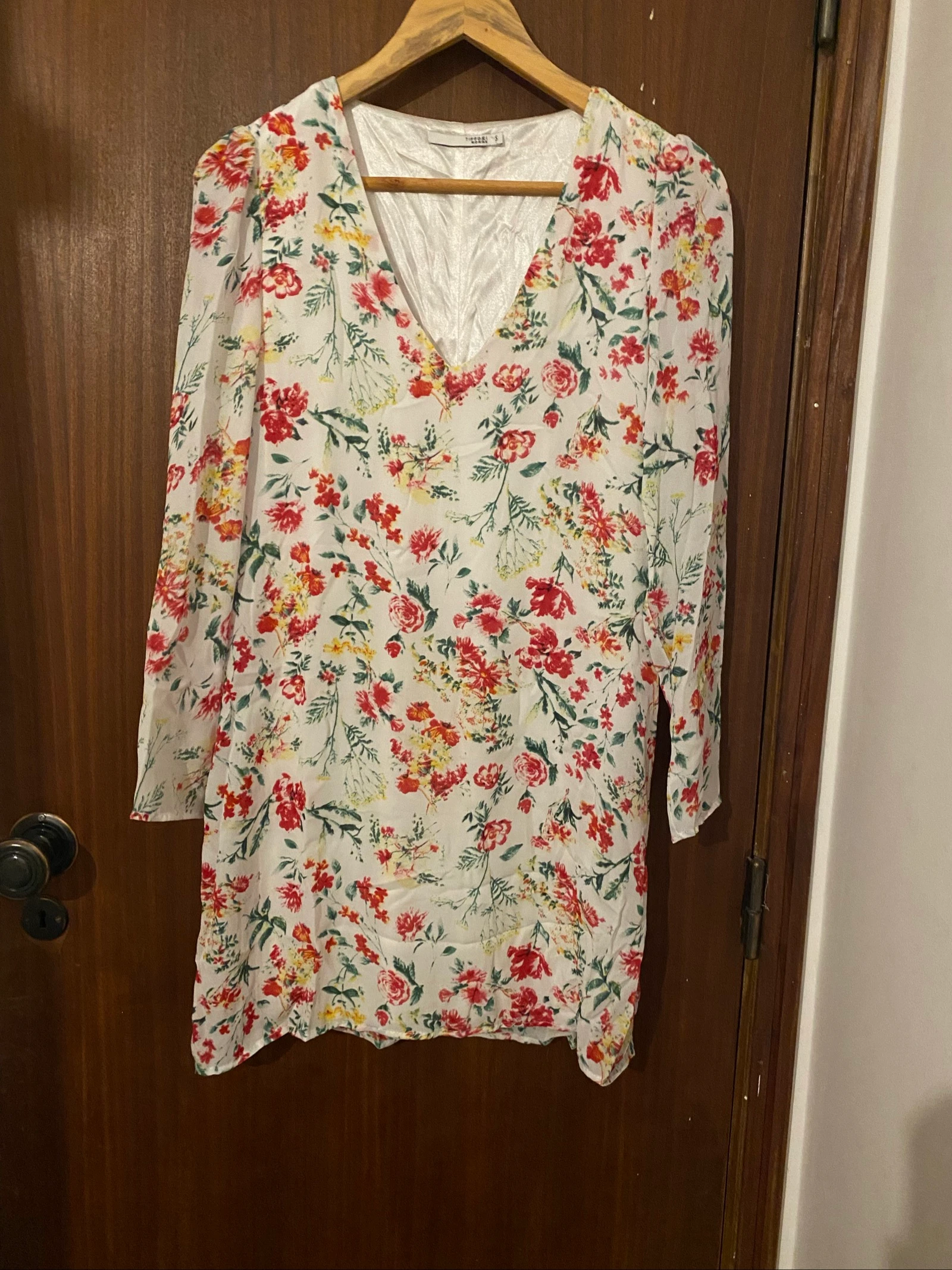 Vestido Tiffosi Florido Branco